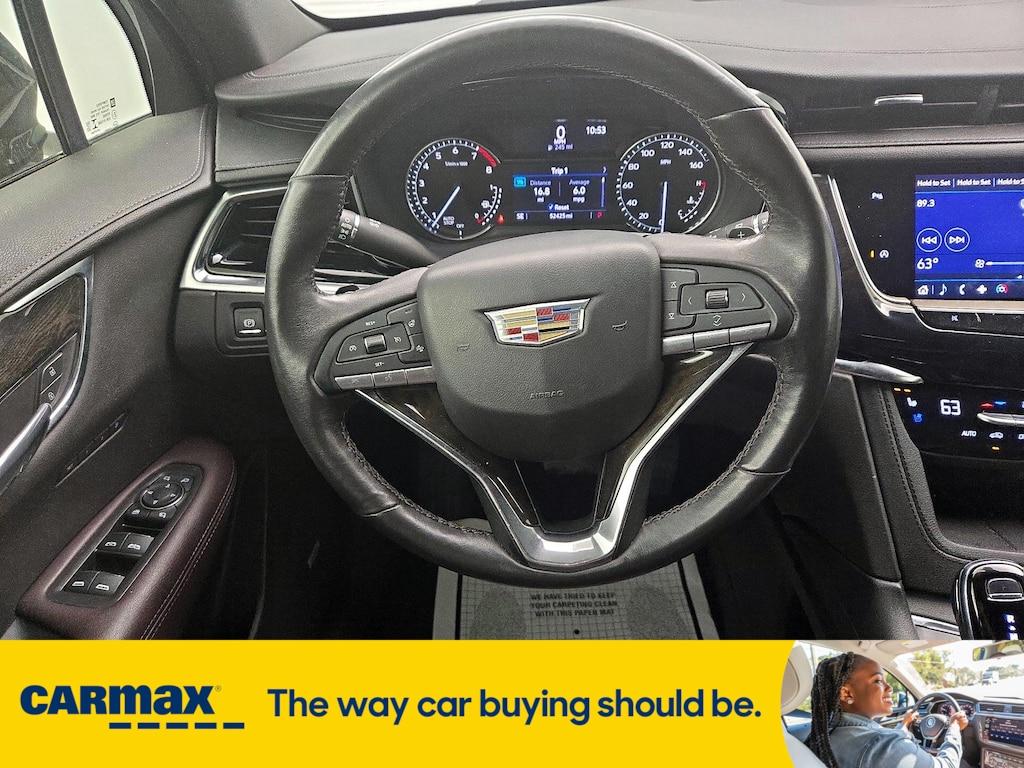 used 2022 Cadillac XT6 car, priced at $31,998
