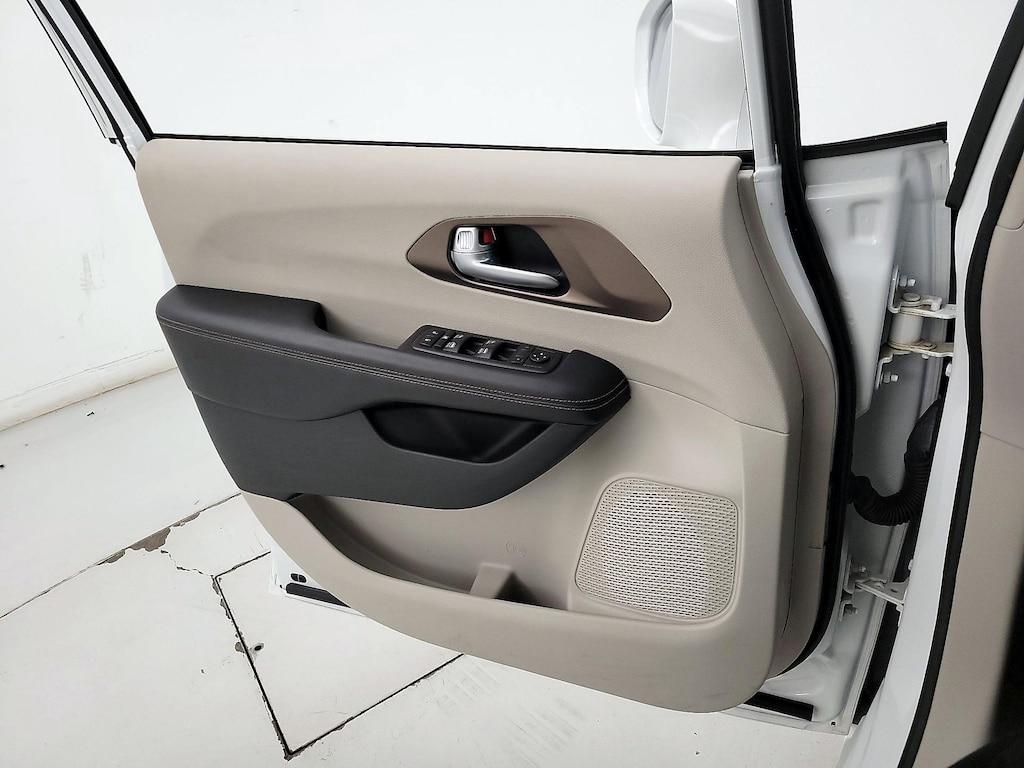 used 2018 Chrysler Pacifica car, priced at $27,998