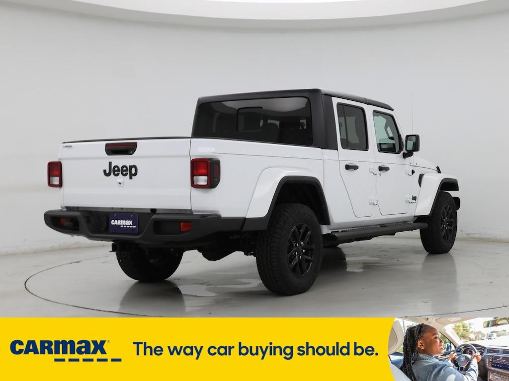 used 2022 Jeep Gladiator car, priced at $31,998