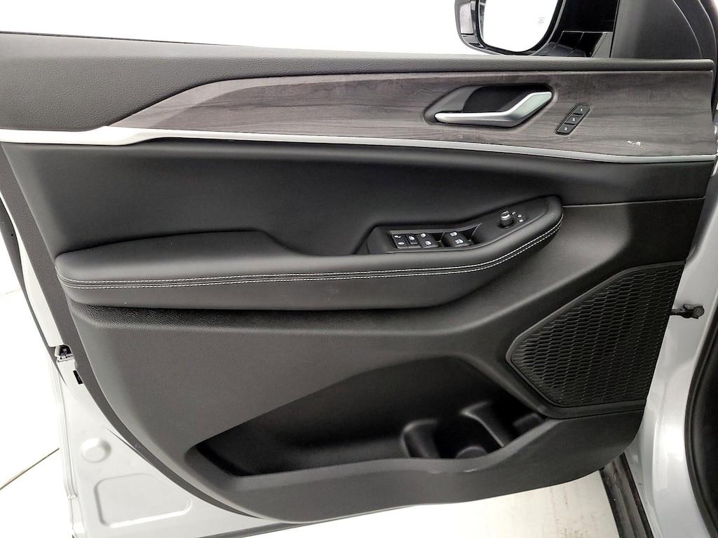 used 2024 Jeep Grand Cherokee L car, priced at $38,998