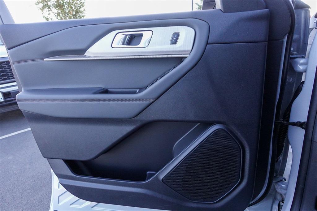 new 2025 Ford Explorer car, priced at $48,182