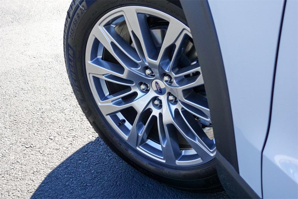 new 2025 Ford Explorer car, priced at $48,182