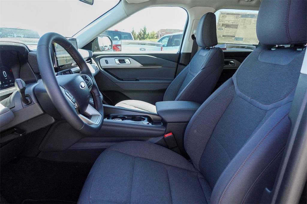 new 2025 Ford Explorer car, priced at $41,781