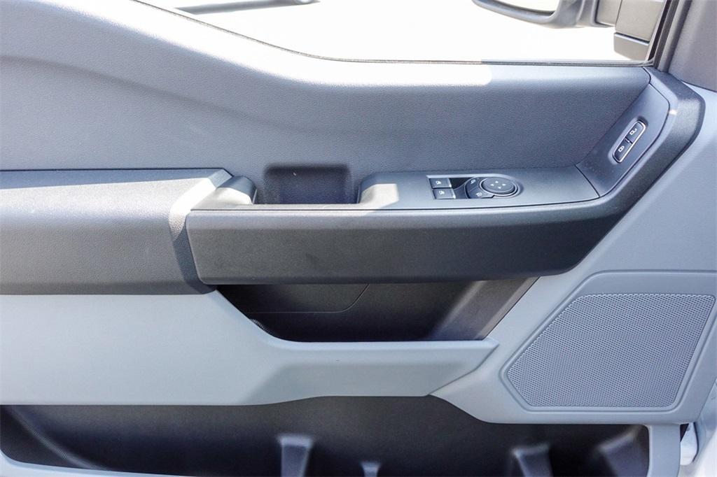 new 2025 Ford F-250 car, priced at $51,320