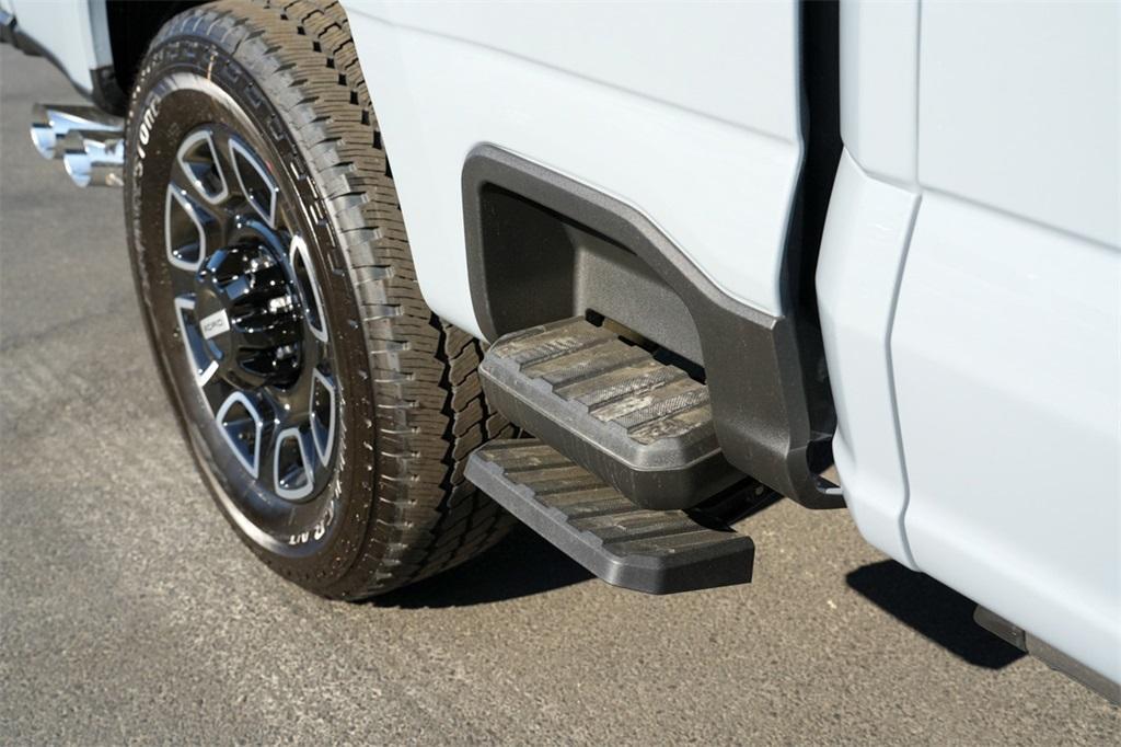new 2025 Ford F-250 car, priced at $96,275