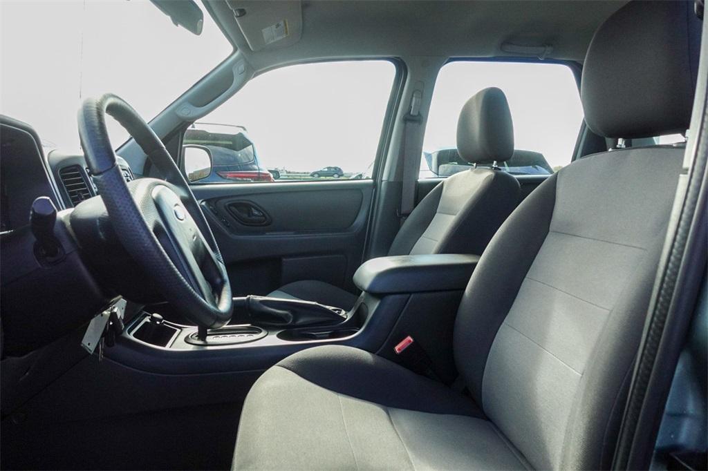 used 2007 Ford Escape car, priced at $6,977