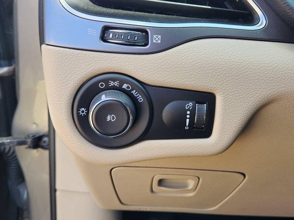 used 2019 Jeep Cherokee car, priced at $14,492