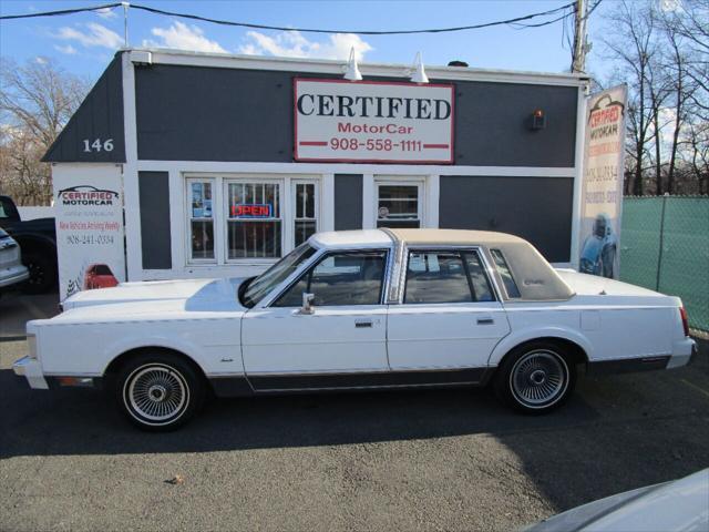 used 1988 Lincoln Town Car car, priced at $8,590