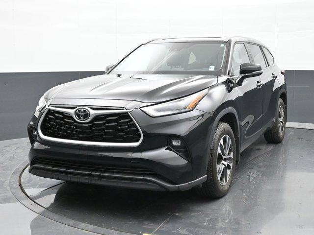 used 2023 Toyota Highlander car, priced at $39,194