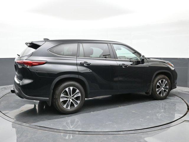 used 2023 Toyota Highlander car, priced at $39,194