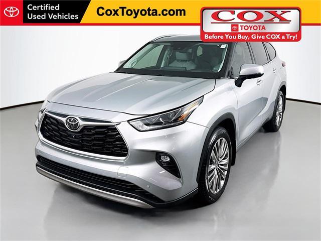 used 2021 Toyota Highlander car, priced at $35,766