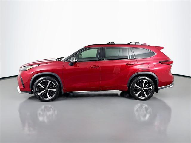 used 2022 Toyota Highlander car, priced at $33,987