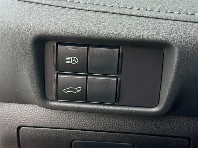 used 2022 Toyota Highlander car, priced at $33,987