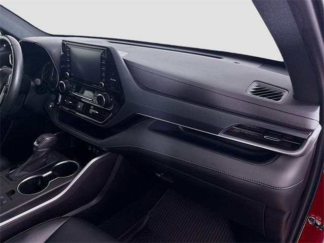 used 2022 Toyota Highlander car, priced at $33,987
