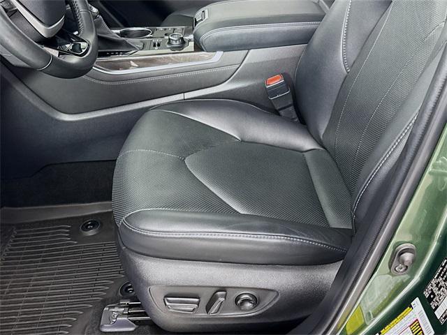 used 2023 Toyota Highlander car, priced at $42,241