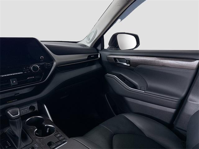 used 2023 Toyota Highlander car, priced at $42,241