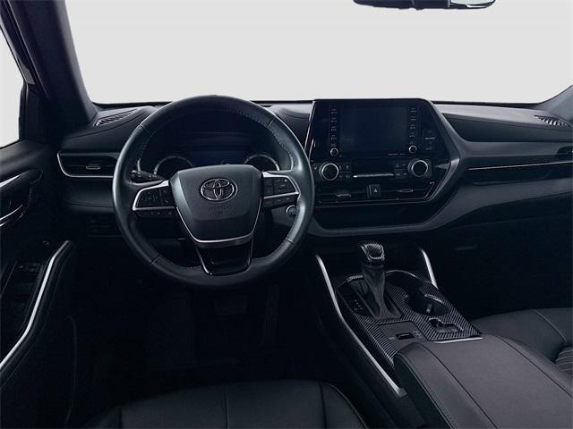 used 2022 Toyota Highlander car, priced at $36,120