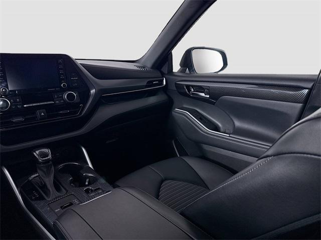 used 2022 Toyota Highlander car, priced at $36,120