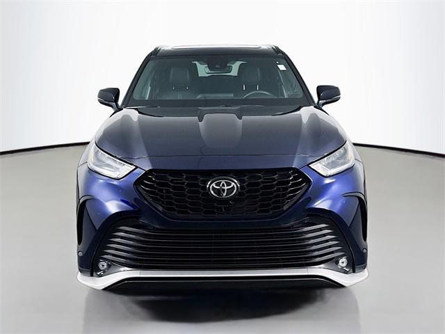 used 2022 Toyota Highlander car, priced at $36,120