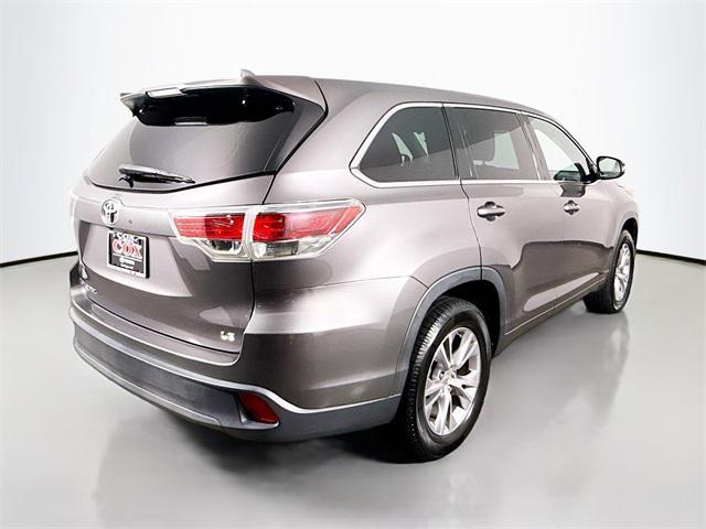 used 2015 Toyota Highlander car, priced at $15,900