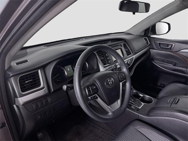 used 2015 Toyota Highlander car, priced at $15,900
