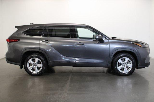 used 2022 Toyota Highlander car, priced at $30,775