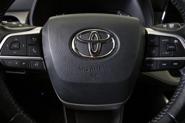 used 2022 Toyota Highlander car, priced at $30,775