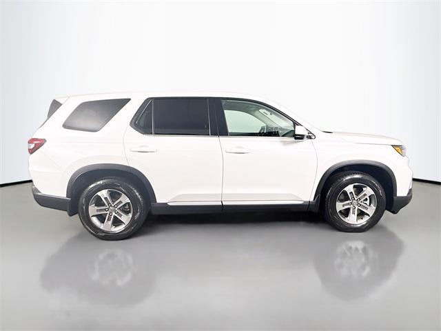 used 2025 Honda Pilot car, priced at $41,878