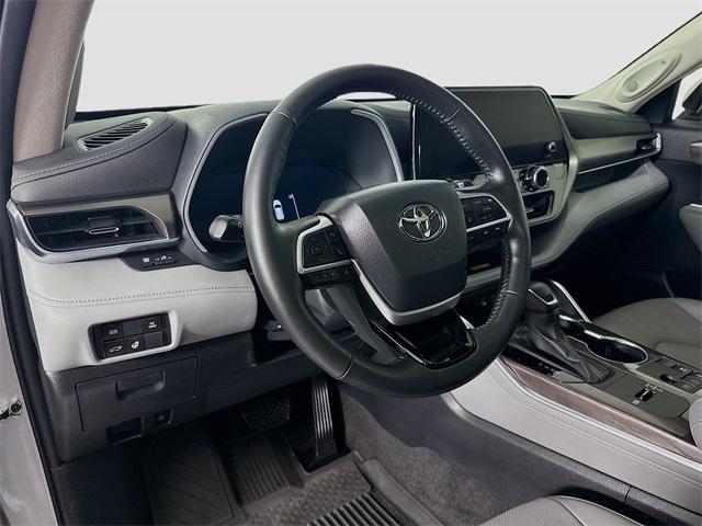 used 2024 Toyota Highlander Hybrid car, priced at $46,865