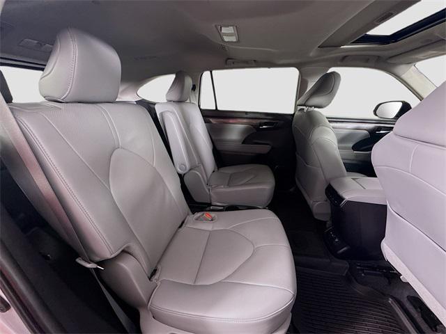 used 2024 Toyota Highlander Hybrid car, priced at $46,865