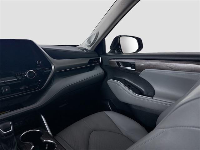 used 2024 Toyota Highlander Hybrid car, priced at $46,865