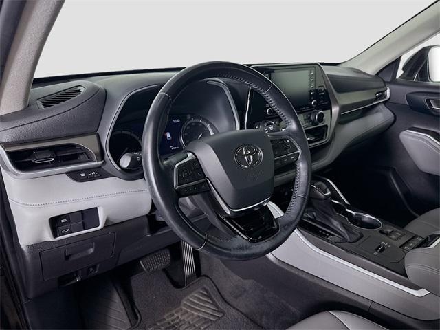 used 2020 Toyota Highlander car, priced at $28,537