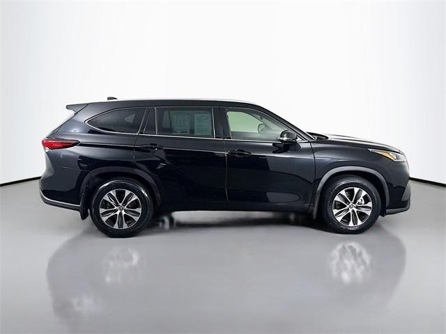 used 2020 Toyota Highlander car, priced at $28,537