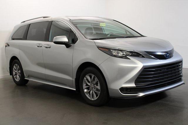 new 2025 Toyota Sienna car, priced at $44,016