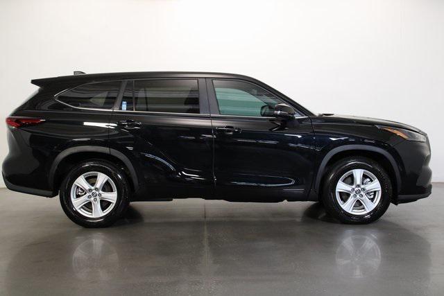 used 2024 Toyota Highlander car, priced at $38,494