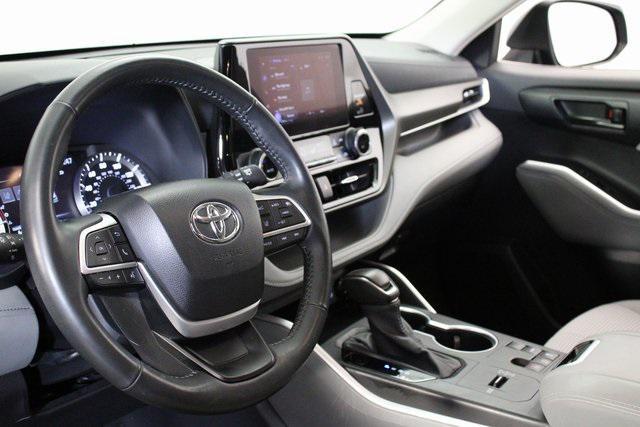 used 2024 Toyota Highlander car, priced at $37,125