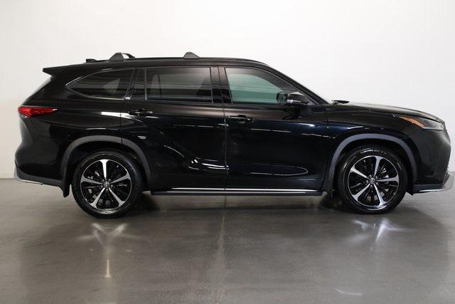 used 2022 Toyota Highlander car, priced at $37,000