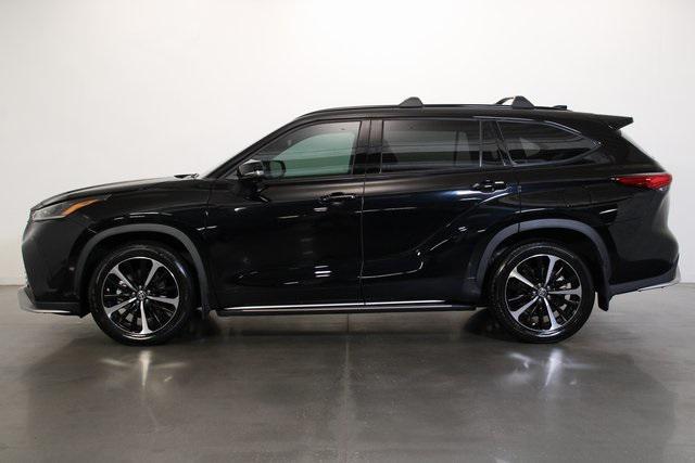 used 2022 Toyota Highlander car, priced at $37,000