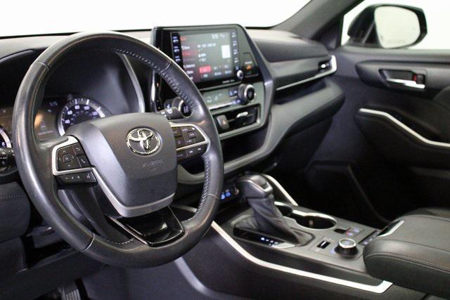 used 2022 Toyota Highlander car, priced at $37,000