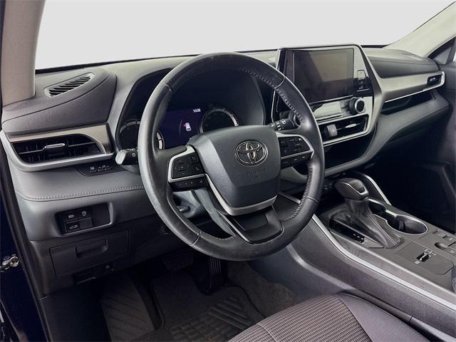 used 2023 Toyota Highlander car, priced at $31,991