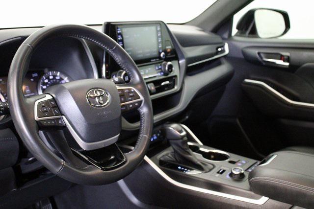 used 2022 Toyota Highlander car, priced at $37,595