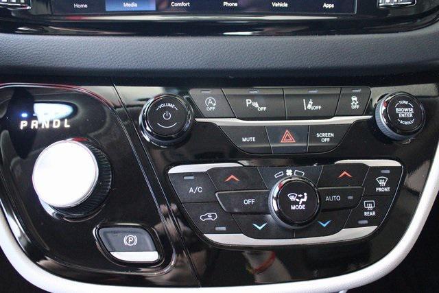 used 2023 Chrysler Pacifica car, priced at $23,044