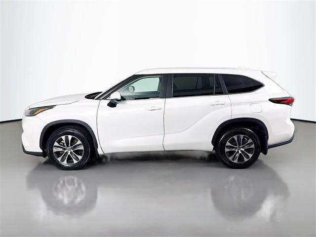 used 2023 Toyota Highlander car, priced at $34,990