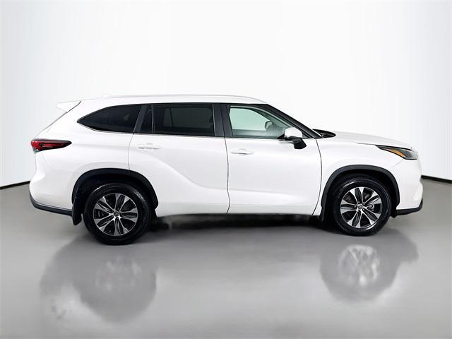 used 2023 Toyota Highlander car, priced at $34,990