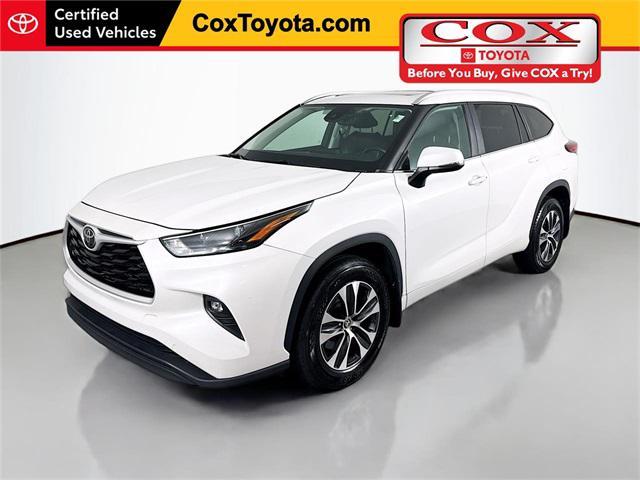 used 2023 Toyota Highlander car, priced at $34,990