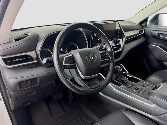 used 2023 Toyota Highlander car, priced at $34,990