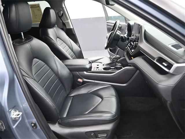 used 2023 Toyota Highlander car, priced at $31,700