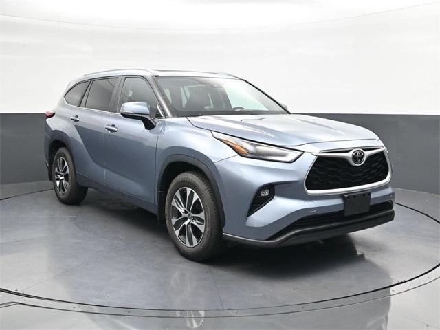 used 2023 Toyota Highlander car, priced at $31,700