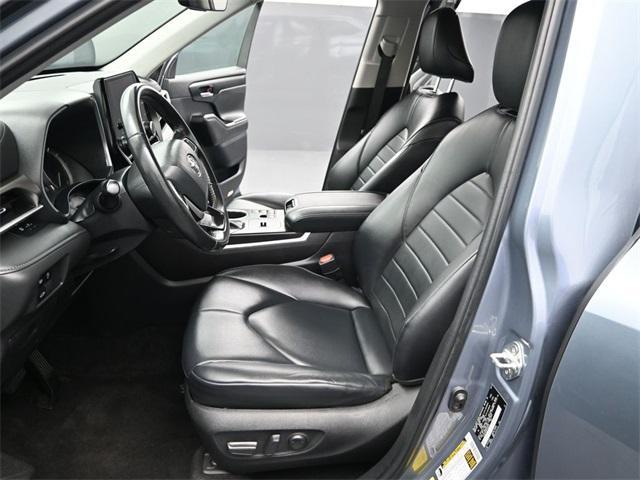 used 2023 Toyota Highlander car, priced at $31,700