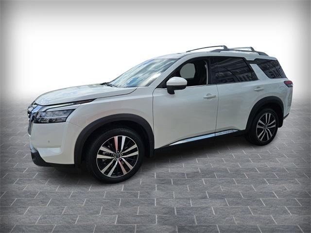 new 2024 Nissan Pathfinder car, priced at $51,661